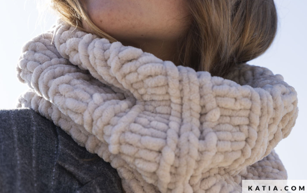 Modèle de snood en big bambi chaud et doux