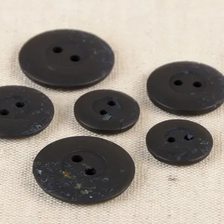 Bouton en résine noir