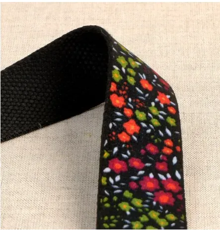 Sangle noir à motif
